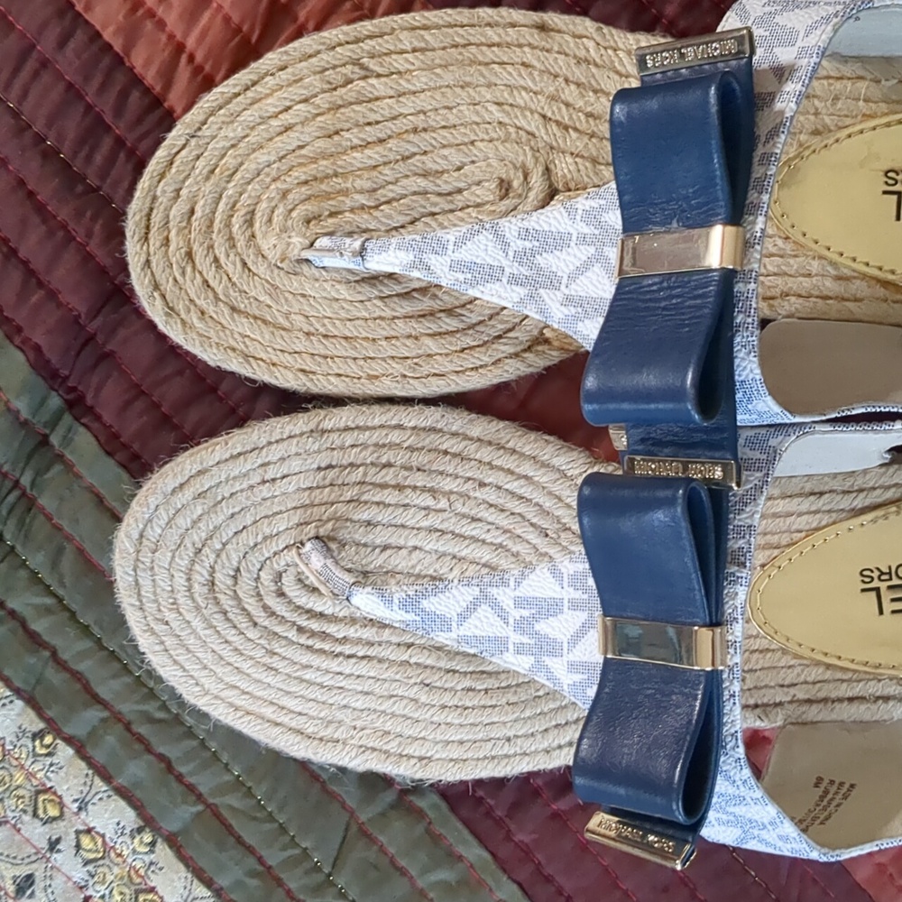 MICHAEL KORS* logo Leather Upper Thong Sandal Espadrille  Rubber Bottom Size 6 - Picture 6 of 12